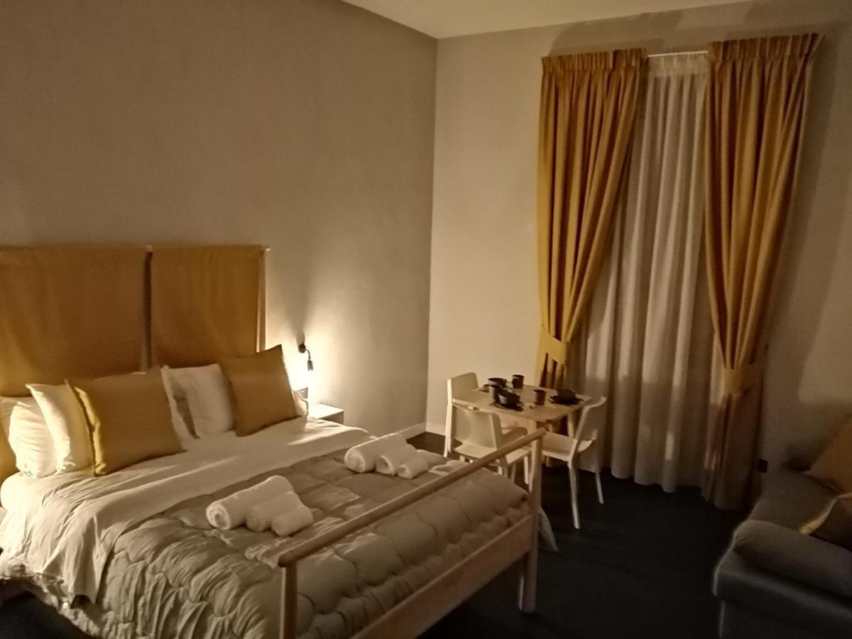 Caba Bed&Breakfast เนเปิลส์ ภายนอก รูปภาพ